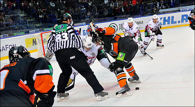 20 декабря 2011 года. Попрад. Регулярный чемпионат КХЛ. "Лев" — "Динамо" (Рига) — 1:2 20 декабря 2011 года. Попрад. Регулярный чемпионат КХЛ. "Лев" — "Динамо" (Рига) — 1:2