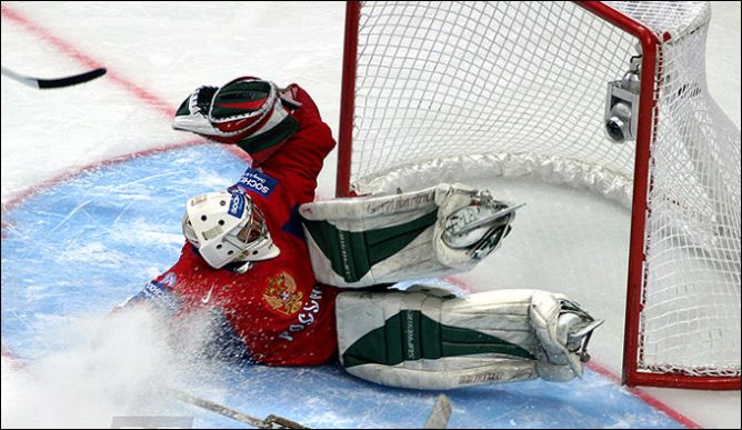 12 мая 2007 года. Москва. 1/2 финала. Россия - Финляндия - 1:2 ОТ. 12 мая 2007 года. Москва. 1/2 финала. Россия - Финляндия - 1:2 ОТ.