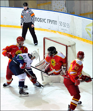 5 декабря 2013 года. Липецк. Регулярный чемпионат ВХЛ. ХК "Липецк" — ХК "Саров" — 3:1 5 декабря 2013 года. Липецк. Регулярный чемпионат ВХЛ. ХК "Липецк" — ХК "Саров" — 3:1