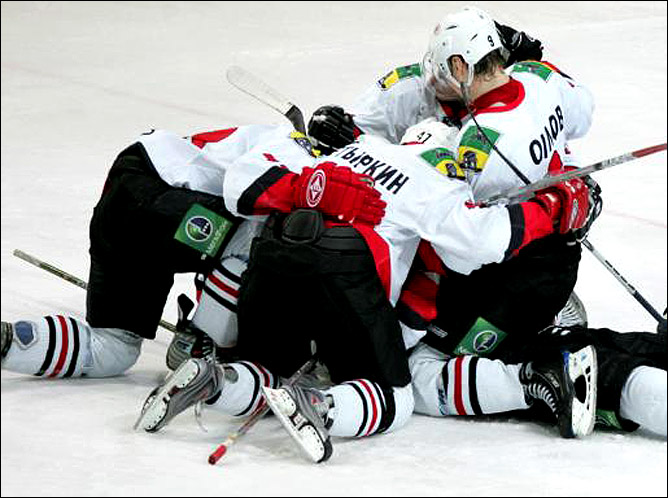 16.04.2010. МХЛ. 1/2 финала. "Толпар" (Уфа) - "Кузнецкие медведи" (Новокузнецк) - 1:6. Фото 06. 16.04.2010. МХЛ. 1/2 финала. "Толпар" (Уфа) - "Кузнецкие медведи" (Новокузнецк) - 1:6. Фото 06.