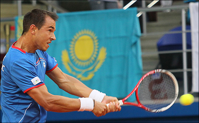 Лукаш Росол выиграл две одиночки в четвертьфинале Лукаш Росол выиграл две одиночки в четвертьфинале