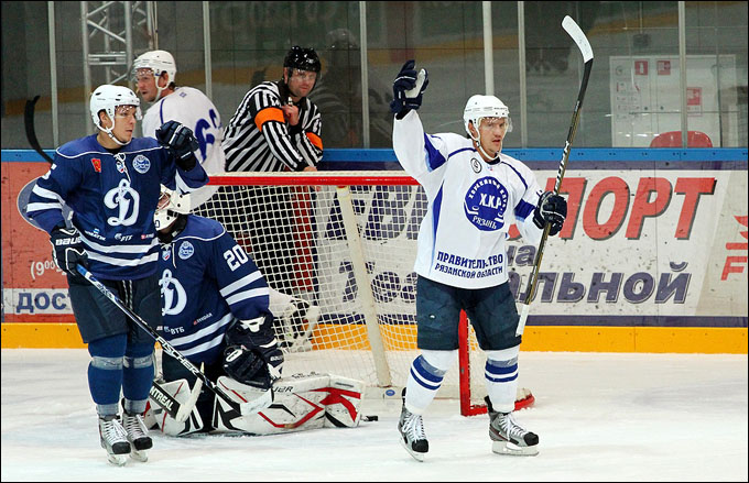 28 августа 2012 года. Рязань. Контрольный матч. ХК "Рязань" — "Динамо" (Б) — 3:1 28 августа 2012 года. Рязань. Контрольный матч. ХК "Рязань" — "Динамо" (Б) — 3:1