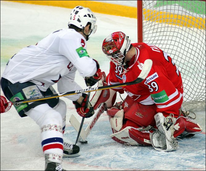 04.01.2011. Регулярный чемпионат КХЛ. Москва. "Спартак" - СКА - 1:0. 04.01.2011. Регулярный чемпионат КХЛ. Москва. "Спартак" - СКА - 1:0.