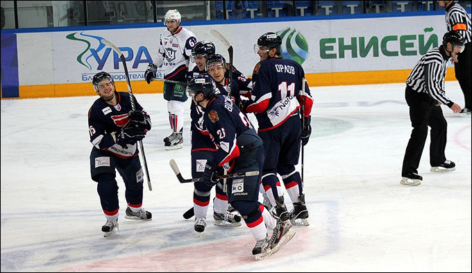11 ноября 2012 года. Красноярск. Регулярный чемпионат КХЛ. "Сокол" — "Южный Урал" — 6:2 11 ноября 2012 года. Красноярск. Регулярный чемпионат КХЛ. "Сокол" — "Южный Урал" — 6:2