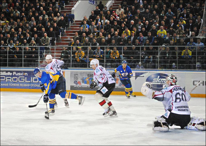 6 апреля 2012 года. Пенза. Плей-офф чемпионата ВХЛ. 1/2 финала. "Дизель" — "Рубин" — 5:3 6 апреля 2012 года. Пенза. Плей-офф чемпионата ВХЛ. 1/2 финала. "Дизель" — "Рубин" — 5:3