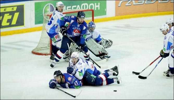 6 января 2011 года. Регулярный чемпионат КХЛ. Нижний Новгород. "Торпедо" - "Динамо" Мн - 3:5. 6 января 2011 года. Регулярный чемпионат КХЛ. Нижний Новгород. "Торпедо" - "Динамо" Мн - 3:5.
