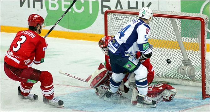 6 января 2011 года. Регулярный чемпионат КХЛ. Сокольники. "Спартак" - "Динамо" М - 5:3. 6 января 2011 года. Регулярный чемпионат КХЛ. Сокольники. "Спартак" - "Динамо" М - 5:3.