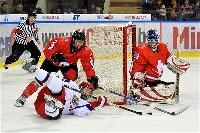 20.04.2010. Чемпионат мира U-18. Россия - Швейцария - 4:3. Фото 01. 20.04.2010. Чемпионат мира U-18. Россия - Швейцария - 4:3. Фото 01.