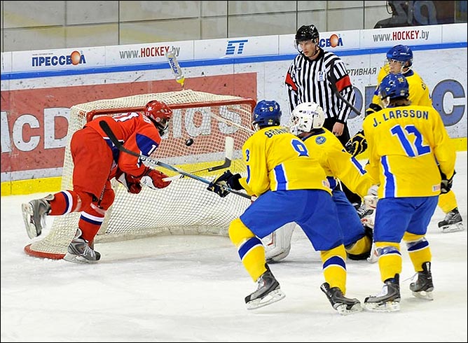 21.04.2010. Чемпионат мира U-18. Россия - Швеция - 1:3. Фото 01. 21.04.2010. Чемпионат мира U-18. Россия - Швеция - 1:3. Фото 01.