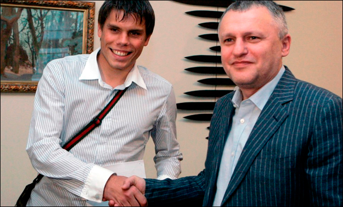 25 мая 2008 года. С Суркисом после подписания контракта 25 мая 2008 года. С Суркисом после подписания контракта