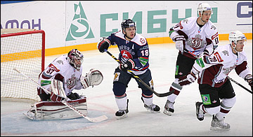25 сентября 2012 года. Нижний Новгород. Регулярный чемпионат КХЛ. "Торпедо" — "Динамо" Р — 3:2 25 сентября 2012 года. Нижний Новгород. Регулярный чемпионат КХЛ. "Торпедо" — "Динамо" Р — 3:2