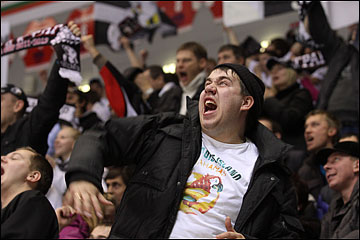 25 ноября 2012 года. Челябинск. Регулярный чемпионат КХЛ. "Трактор" — "Авангард" — 4:6 25 ноября 2012 года. Челябинск. Регулярный чемпионат КХЛ. "Трактор" — "Авангард" — 4:6