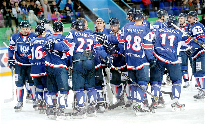1 ноября 2013 года. Орск. Регулярный чемпионат ВХЛ. "Южный Урал" — "Казцинк-Торпедо" — 3:1 1 ноября 2013 года. Орск. Регулярный чемпионат ВХЛ. "Южный Урал" — "Казцинк-Торпедо" — 3:1
