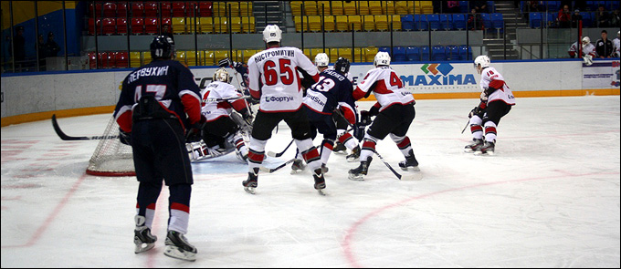 13 ноября 2012 года. Красноярск. Регулярный чемпионат ВХЛ. "Сокол" — "Челмет" — 0:2 13 ноября 2012 года. Красноярск. Регулярный чемпионат ВХЛ. "Сокол" — "Челмет" — 0:2