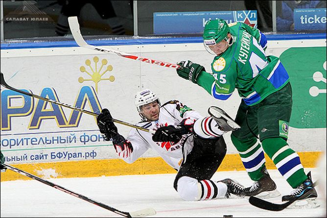 11 января 2011 года. Регулярный чемпионат КХЛ. Уфа. "Салават Юлаев" - "Авангард" - 2:3. 11 января 2011 года. Регулярный чемпионат КХЛ. Уфа. "Салават Юлаев" - "Авангард" - 2:3.