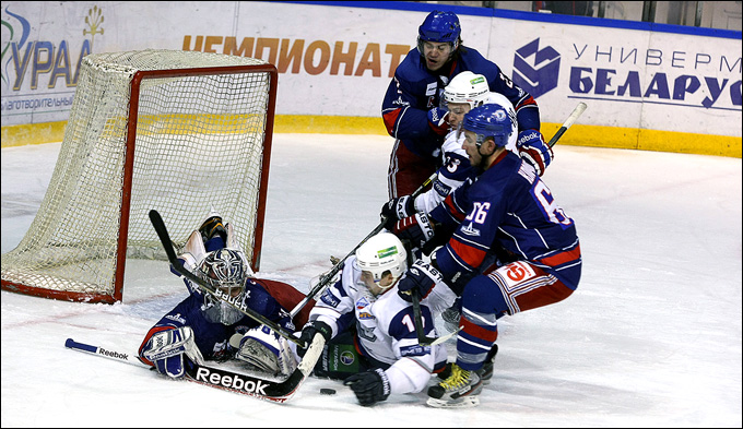 12 января 2013 года. Минск. Регулярный чемпионат ВХЛ. "Юность" — "Южный Урал" — 5:1 12 января 2013 года. Минск. Регулярный чемпионат ВХЛ. "Юность" — "Южный Урал" — 5:1