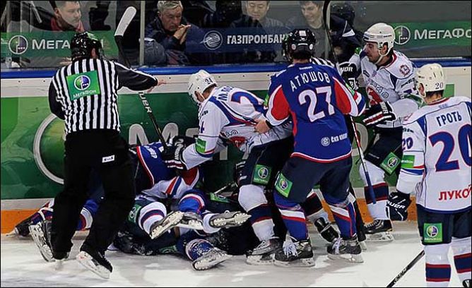 13 января 2011 года. Регулярный чемпионат КХЛ. Магнитогорск. "Металлург" - "Торпедо" - 2:1. 13 января 2011 года. Регулярный чемпионат КХЛ. Магнитогорск. "Металлург" - "Торпедо" - 2:1.