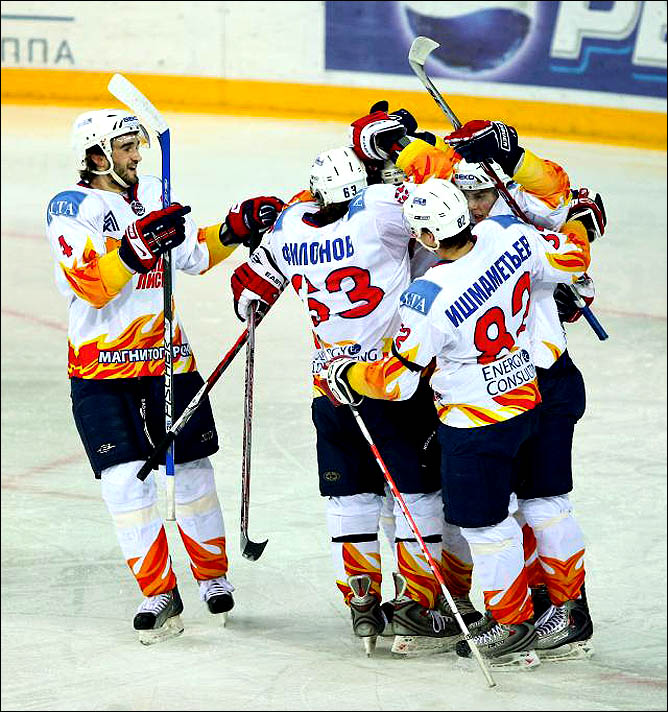 26.04.2010. МХЛ. Финал. "Кузнецкие медведи" (Новокузнецк) - "Стальные лисы" (Магнитогорск) - 2:3. Фото 04. 26.04.2010. МХЛ. Финал. "Кузнецкие медведи" (Новокузнецк) - "Стальные лисы" (Магнитогорск) - 2:3. Фото 04.