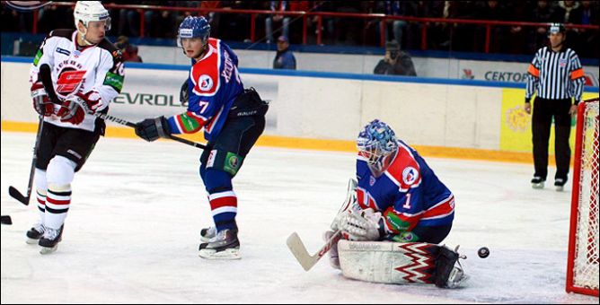 13 января 2011 года. Регулярный чемпионат КХЛ. Новосибирск. "Сибирь" - "Авангард" - 2:3. 13 января 2011 года. Регулярный чемпионат КХЛ. Новосибирск. "Сибирь" - "Авангард" - 2:3.