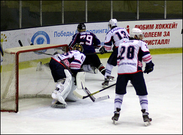 27 октября 2013 года. Смоленск. Регулярный чемпионат ВХЛ. "Кристалл" — "Зауралье" — 6:5 27 октября 2013 года. Смоленск. Регулярный чемпионат ВХЛ. "Кристалл" — "Зауралье" — 6:5