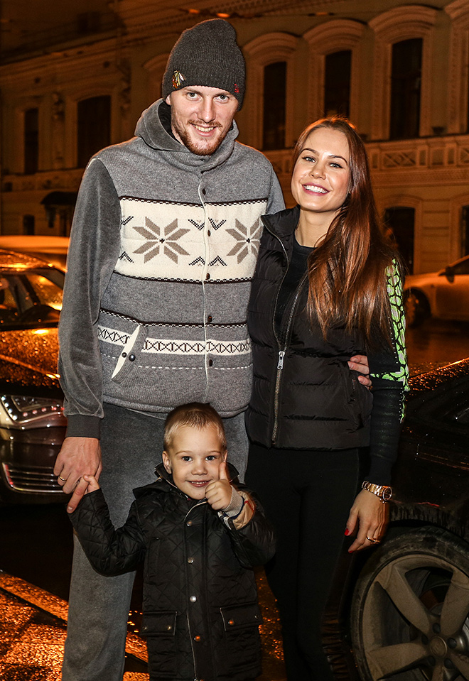 Олег Иванов с семьёй Олег Иванов с семьёй
