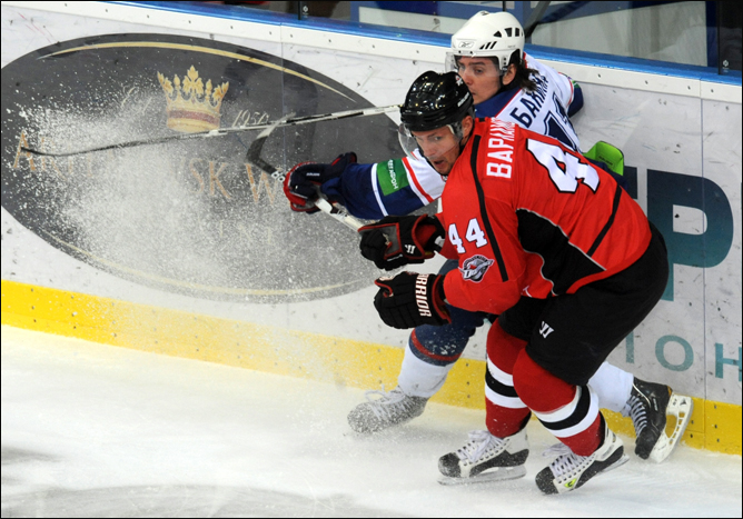 23 декабря 2011 года. Донецк. Регулярный чемпионат ВХЛ. ХК"Донбасс" — ХК "Саров" — 5:1 23 декабря 2011 года. Донецк. Регулярный чемпионат ВХЛ. ХК"Донбасс" — ХК "Саров" — 5:1