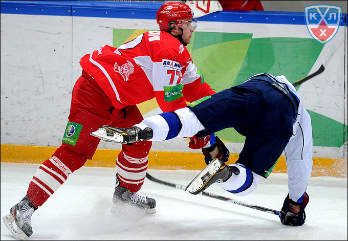 18 ноября 2012 года. Сокольники. Регулярный чемпионат КХЛ. "Спартак" — "Нефтехимик" — 2:1 18 ноября 2012 года. Сокольники. Регулярный чемпионат КХЛ. "Спартак" — "Нефтехимик" — 2:1