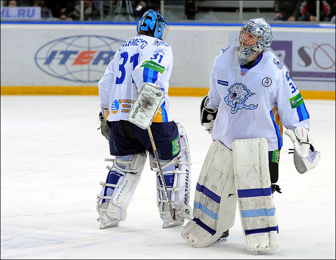 9 января 2012 года. Омск. Регулярный чемпионат КХЛ. "Авангард" — "Барыс" — 4:2 9 января 2012 года. Омск. Регулярный чемпионат КХЛ. "Авангард" — "Барыс" — 4:2