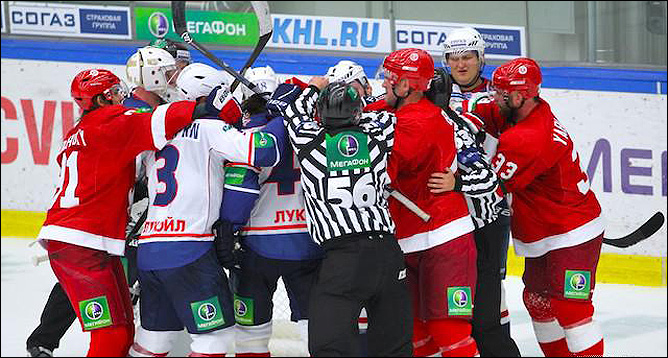 12 сентября 2011 года. Чехов. Регулярный чемпионат КХЛ. "Витязь" — "Торпедо" — 0:3 12 сентября 2011 года. Чехов. Регулярный чемпионат КХЛ. "Витязь" — "Торпедо" — 0:3