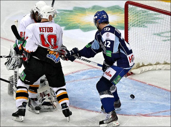 16 января 2011 года. Регулярный чемпионат КХЛ. Бобруйск. "Динамо" Мн - Северсталь - 3:1. 16 января 2011 года. Регулярный чемпионат КХЛ. Бобруйск. "Динамо" Мн - Северсталь - 3:1.
