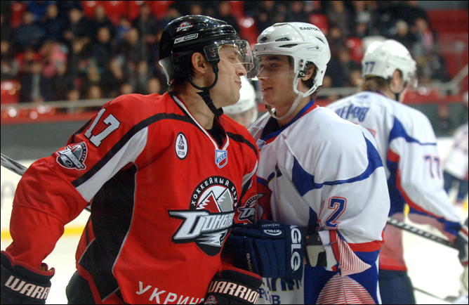2 декабря 2011 года. Донецк. Регулярный чемпионат ВХЛ. ХК "Донбасс" — ХК "Кристалл" — 4:1 2 декабря 2011 года. Донецк. Регулярный чемпионат ВХЛ. ХК "Донбасс" — ХК "Кристалл" — 4:1