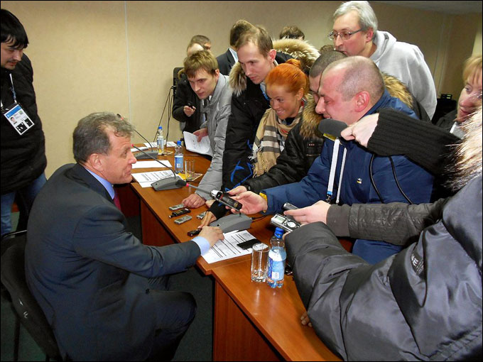 Пресс-конференция после пресс-конференции. Михаил Варнаков ответил на все вопросы российских журналистов Пресс-конференция после пресс-конференции. Михаил Варнаков ответил на все вопросы российских журналистов