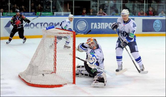 19 января 2011 года. Регулярный чемпионат КХЛ. Омск. "Авангард" - "Нефтехимик" - 4:2. 19 января 2011 года. Регулярный чемпионат КХЛ. Омск. "Авангард" - "Нефтехимик" - 4:2.