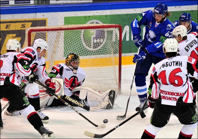 19 января 2011 года. Регулярный чемпионат КХЛ. Астана. "Барыс" - "Автомобилист" - 3:4. 19 января 2011 года. Регулярный чемпионат КХЛ. Астана. "Барыс" - "Автомобилист" - 3:4.