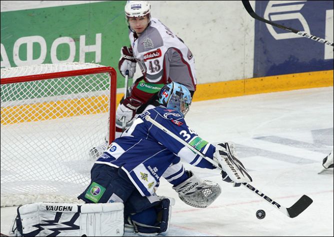 20 января 2011 года. Регулярный чемпионат КХЛ. Лужники. "Динамо" М - "Динамо" Р - 1:3. 20 января 2011 года. Регулярный чемпионат КХЛ. Лужники. "Динамо" М - "Динамо" Р - 1:3.