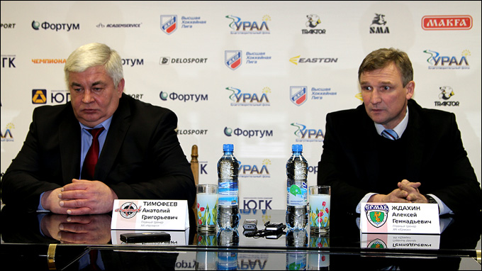 10 декабря 2012 года. Челябинск. Регулярный чемпионат ВХЛ. "Челмет" — "Ермак" — 0:5. Послематчевая пресс-конференция тренеров 10 декабря 2012 года. Челябинск. Регулярный чемпионат ВХЛ. "Челмет" — "Ермак" — 0:5. Послематчевая пресс-конференция тренеров