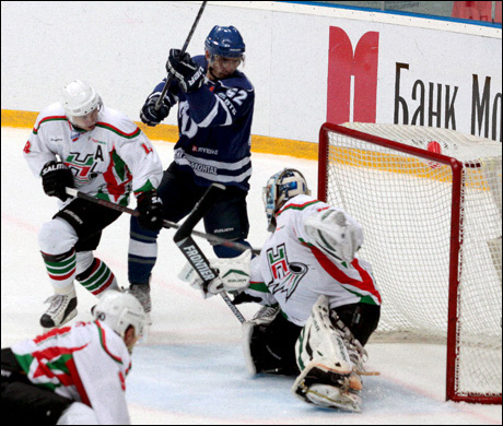 23 сентября 2012 года. Балашиха. Регулярный чемпионат ВХЛ. "Динамо" — "Нефтяник" — 3:2 (ОТ) 23 сентября 2012 года. Балашиха. Регулярный чемпионат ВХЛ. "Динамо" — "Нефтяник" — 3:2 (ОТ)