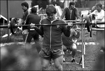 Владимир Крутов на тренировке, 1982 год Владимир Крутов на тренировке, 1982 год