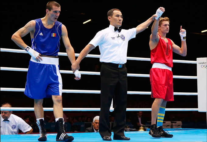 Чемпион мира-2011 Тарас Шелестюк начал с уверенной победы Чемпион мира-2011 Тарас Шелестюк начал с уверенной победы
