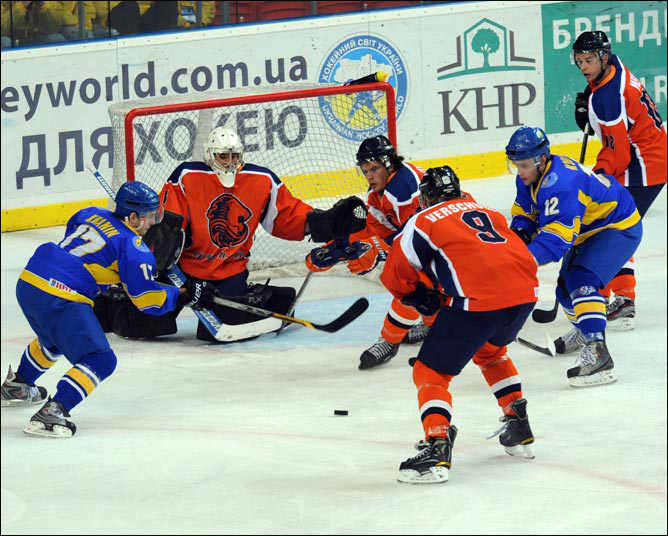 17 декабря 2011 года. Чемпионат мира (U-20). Дивизион II. Украина – Нидерланды – 7:0. 17 декабря 2011 года. Чемпионат мира (U-20). Дивизион II. Украина – Нидерланды – 7:0.