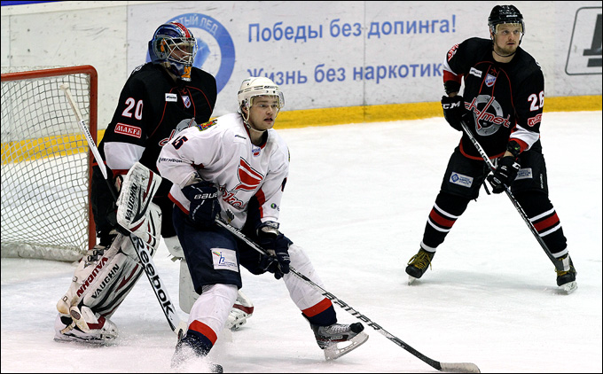 8 декабря 2012 года. Челябинск. Регулярный чемпионат ВХЛ. "Челмет" — "Сокол" — 0:2 8 декабря 2012 года. Челябинск. Регулярный чемпионат ВХЛ. "Челмет" — "Сокол" — 0:2