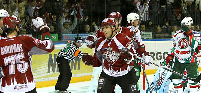 19.09.2010. КХЛ. Динамо (Р) - Ак Барс - 4:5 (ШБ). Фото 03. 19.09.2010. КХЛ. Динамо (Р) - Ак Барс - 4:5 (ШБ). Фото 03.