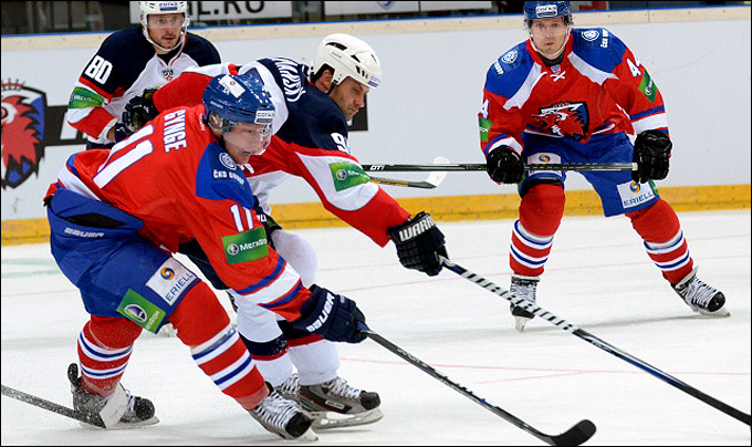 15 января 2013 года. Прага. Регулярный чемпионат КХЛ. "Лев" — "Слован" — 3:4 15 января 2013 года. Прага. Регулярный чемпионат КХЛ. "Лев" — "Слован" — 3:4