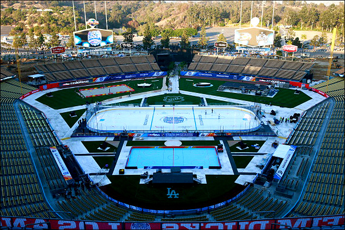 Dodger Stadium в Лос-Анджелесе готов к приему хоккея Dodger Stadium в Лос-Анджелесе готов к приему хоккея