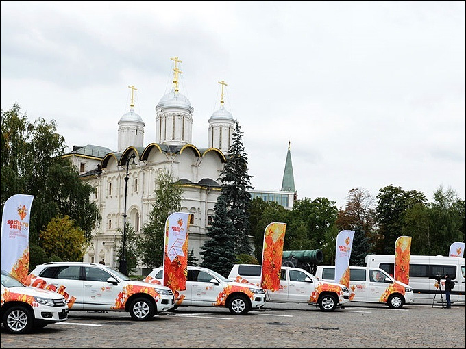 Кортеж Олимпийского огня "Сочи 2014" Кортеж Олимпийского огня "Сочи 2014"