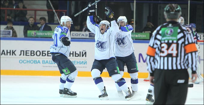23 октября 2012 года. Новосибирск. Регулярный чемпионат КХЛ. "Сибирь" — "Нефтехимик" — 4:5 23 октября 2012 года. Новосибирск. Регулярный чемпионат КХЛ. "Сибирь" — "Нефтехимик" — 4:5