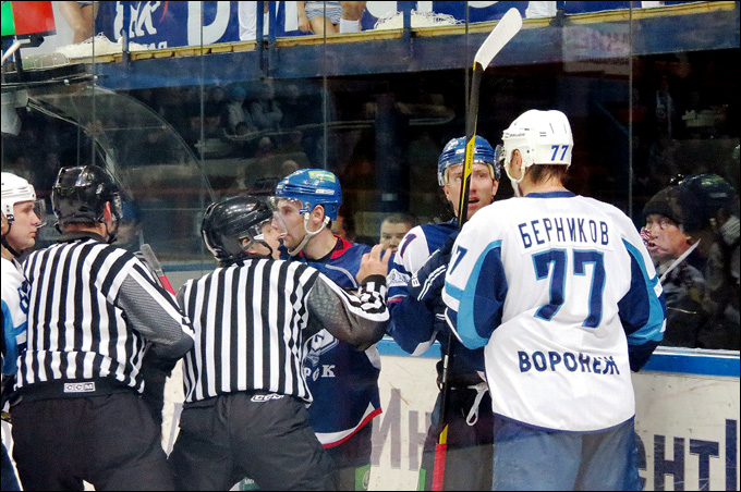 4 ноября 2012 года. Орск. Регулярный чемпионат ВХЛ. "Южный Урал" — "Буран" — 3:2 4 ноября 2012 года. Орск. Регулярный чемпионат ВХЛ. "Южный Урал" — "Буран" — 3:2