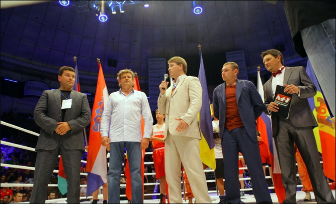 4 июня 2011 год. г. Киев. Национальный Цирк Украины. Европейская "М-1 Битва". 4 июня 2011 год. г. Киев. Национальный Цирк Украины. Европейская "М-1 Битва".