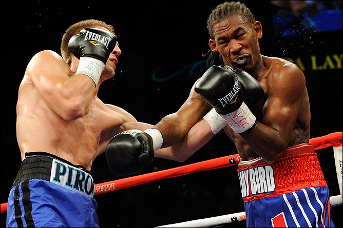 Дмитрий Пирог завоевал вакантный титул WBO в категории до 72,6 кг, нокаутировав в пятом раунде американца Даниэля Джейкобса. Дмитрий Пирог завоевал вакантный титул WBO в категории до 72,6 кг, нокаутировав в пятом раунде американца Даниэля Джейкобса.