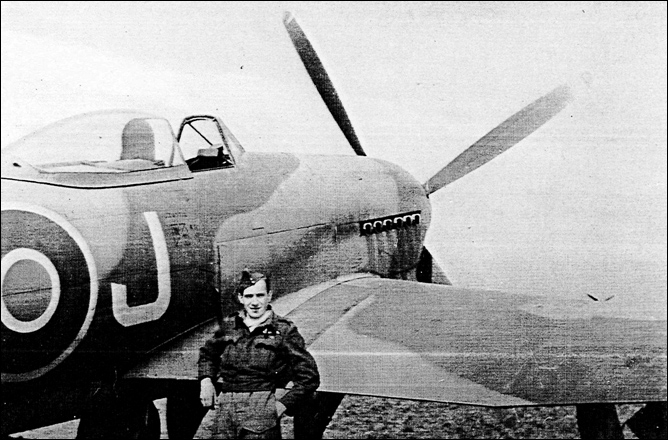 История Кубка Стэнли. Часть 50. 1941-1942. Пит Лангелл. Фото 1944 года. История Кубка Стэнли. Часть 50. 1941-1942. Пит Лангелл. Фото 1944 года.